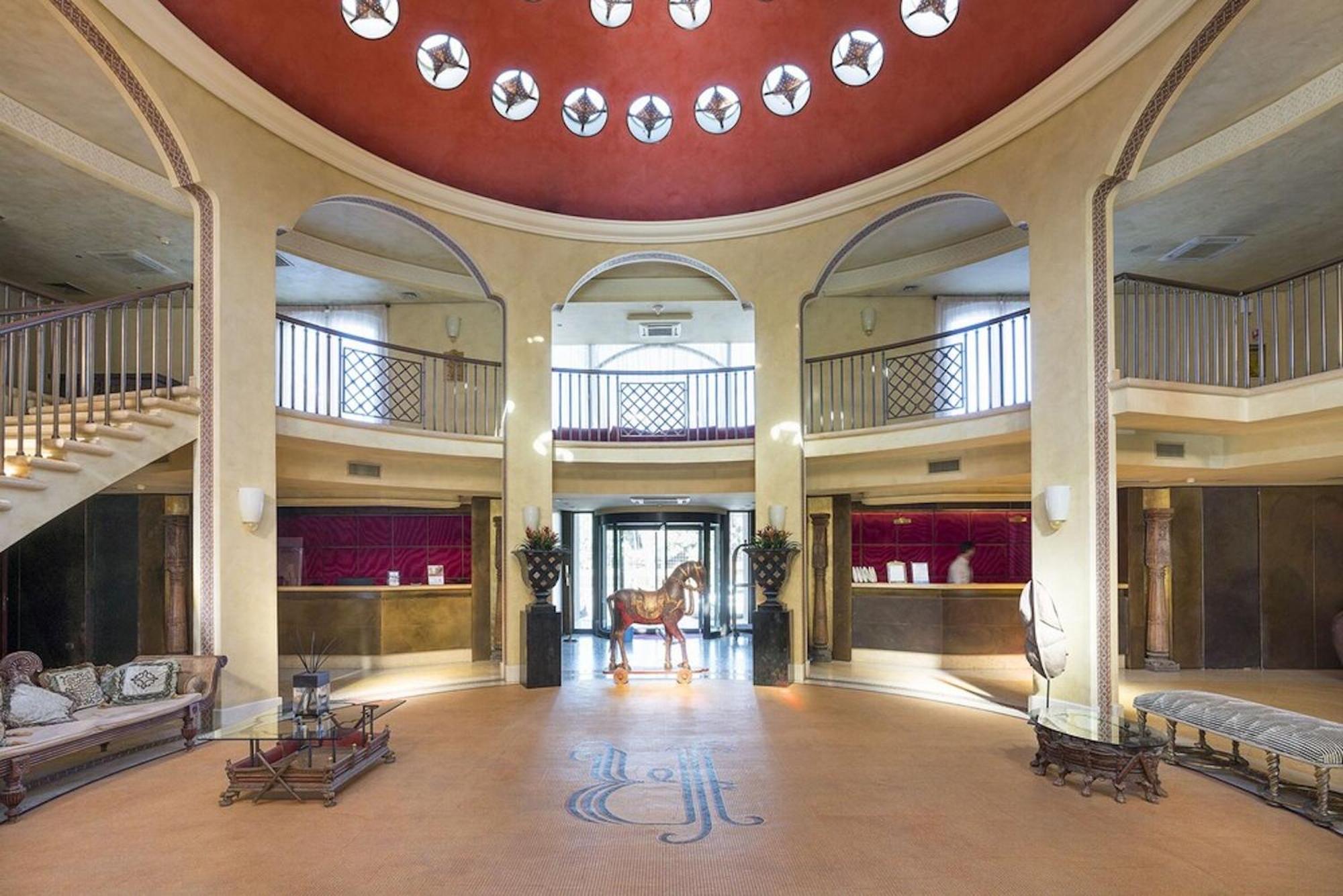 Palace Luxury